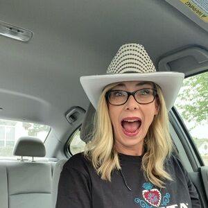 Meet your Posher, Jenny